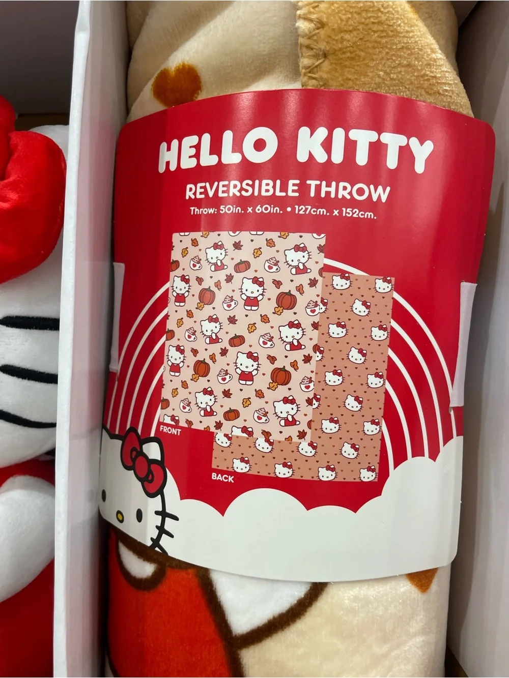 Hello Kitty Plush Hugger & Reversible Throw Set limited! Autumn/Fall